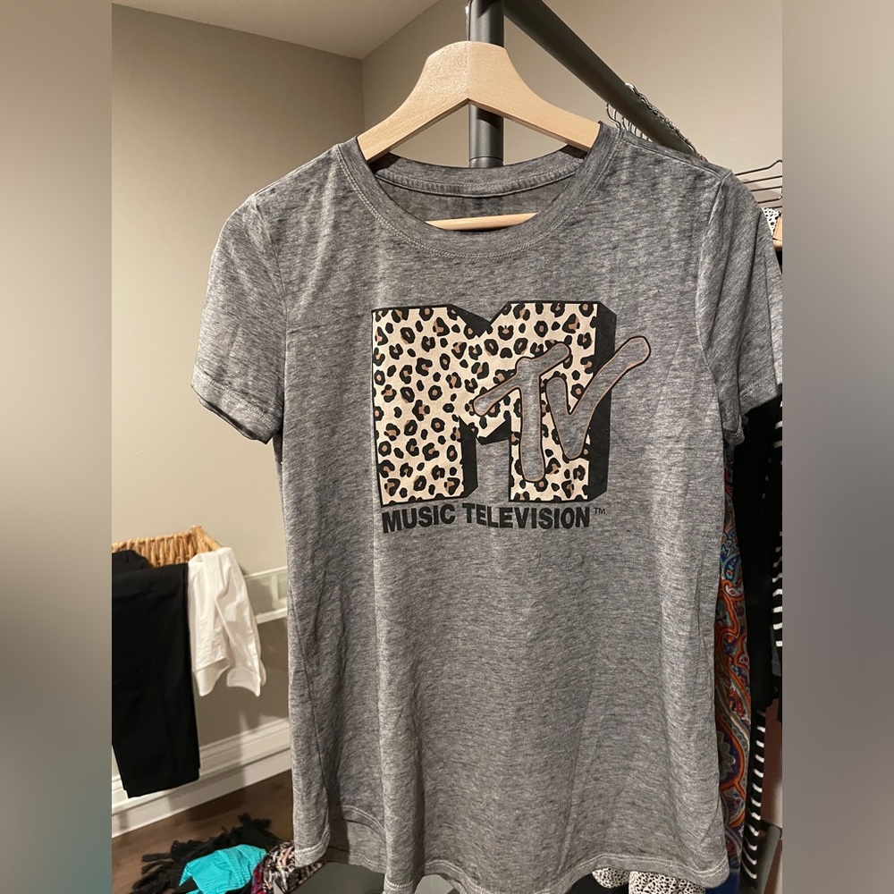 MTV Graphic Tee. Size XS. New with tags. Fits loosely.